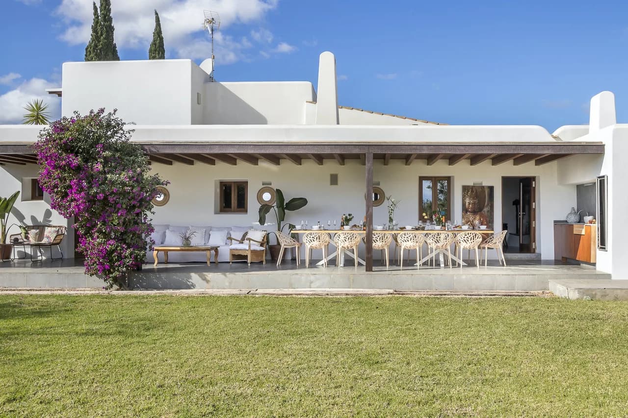 Luxurious rural hideaway photo 2