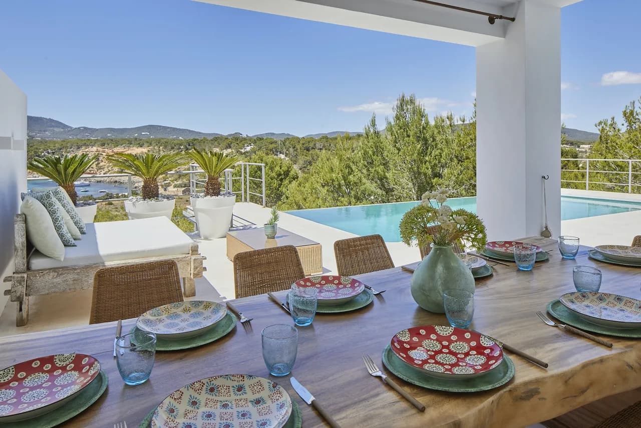 Located on the exclusive peninsula of Porroig photo 4