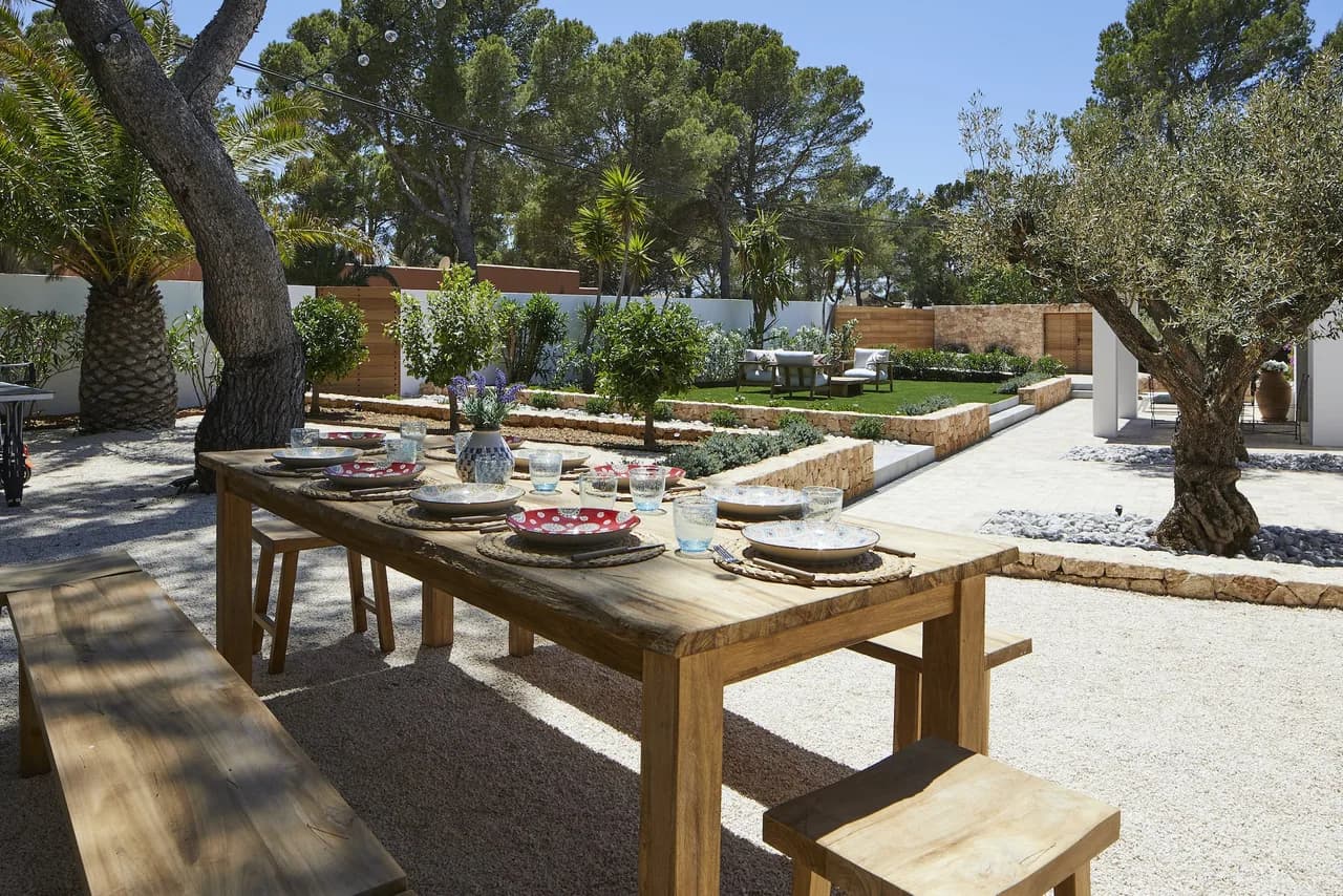 Located on the exclusive peninsula of Porroig photo 5