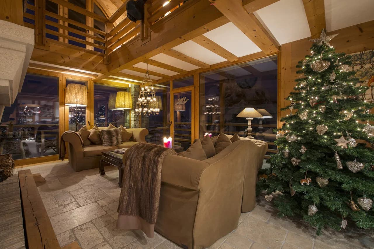 CAPTIVATING MOUNTAIN CHALET WITH STEAM ROOM photo 4