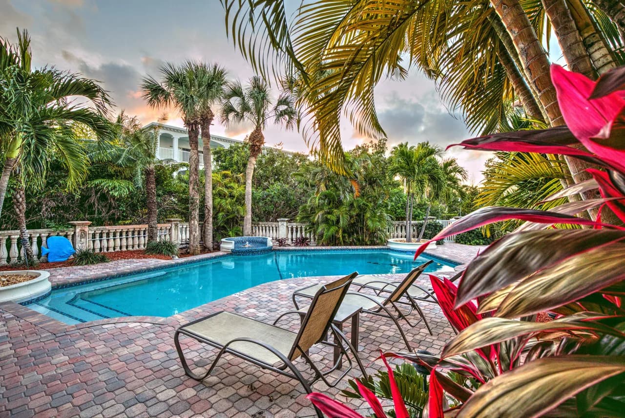 Luxury Poolside Retreat with Dock in Florida Keys photo 2