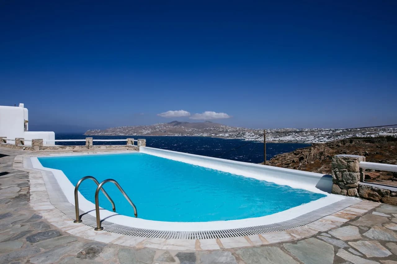 Cosmopolitan Villa in a Privileged Location photo 2