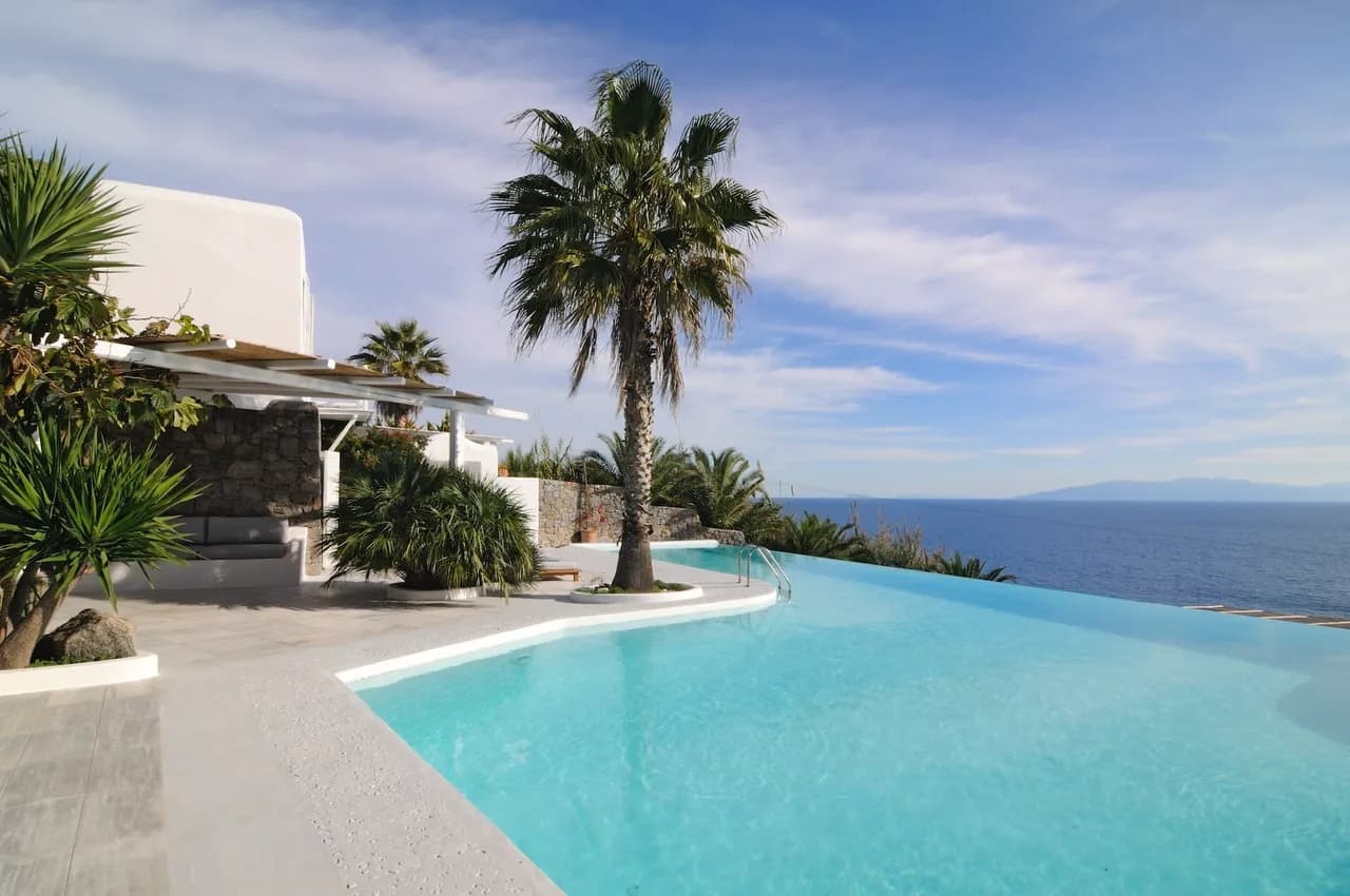Luxurious seafront villa with magnificent views photo 2