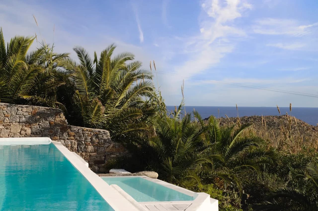 Luxurious seafront villa with magnificent views photo 5