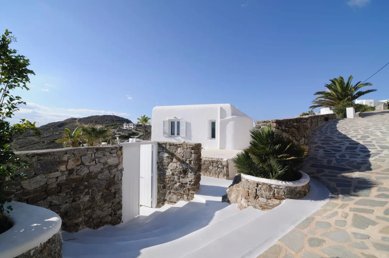 Modernly furnished villa with a large swimming pool photo 5