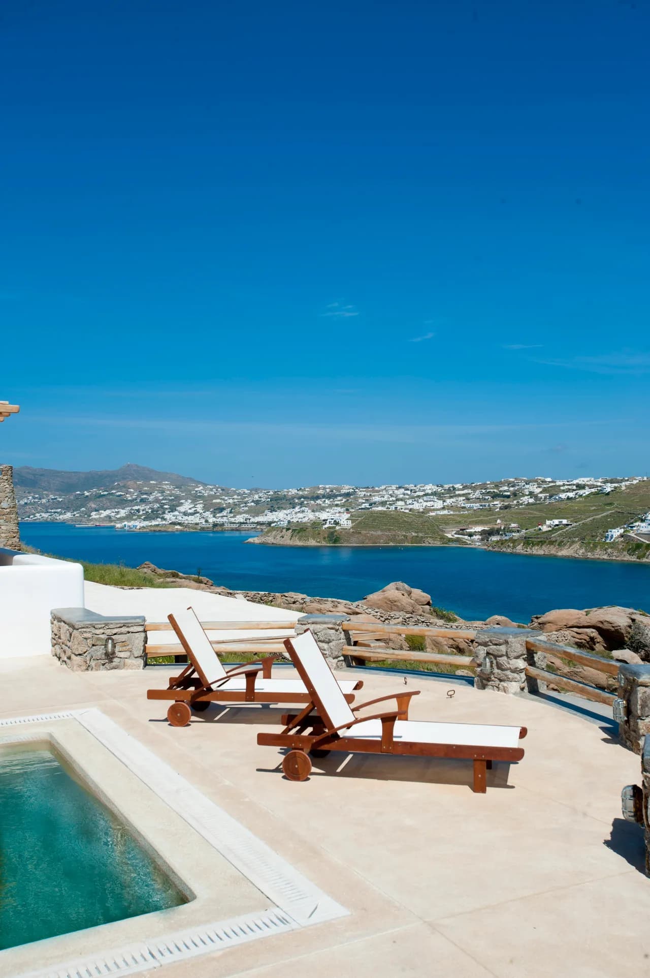 Modernly furnished villa with an amazing view of the sea photo 3