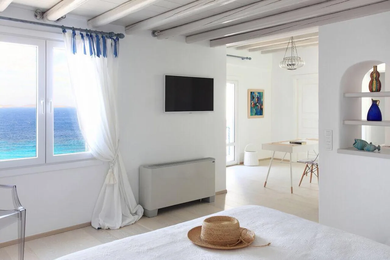 Great view villa few meters walking from a semi private beach photo 3