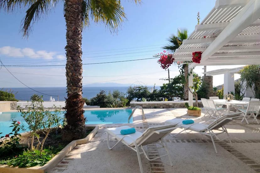 Pristine villa with plenty of open spaces and verandas