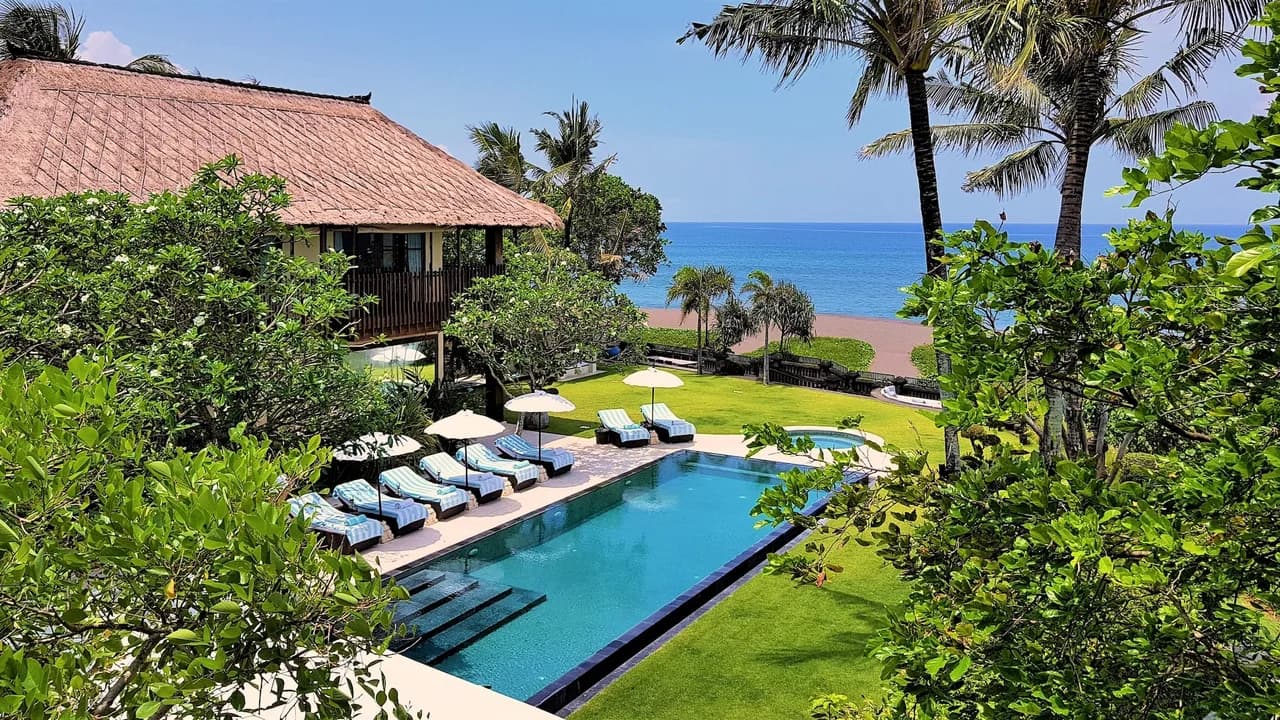 Magnificent ocean view villa right on the water’s edge photo 2