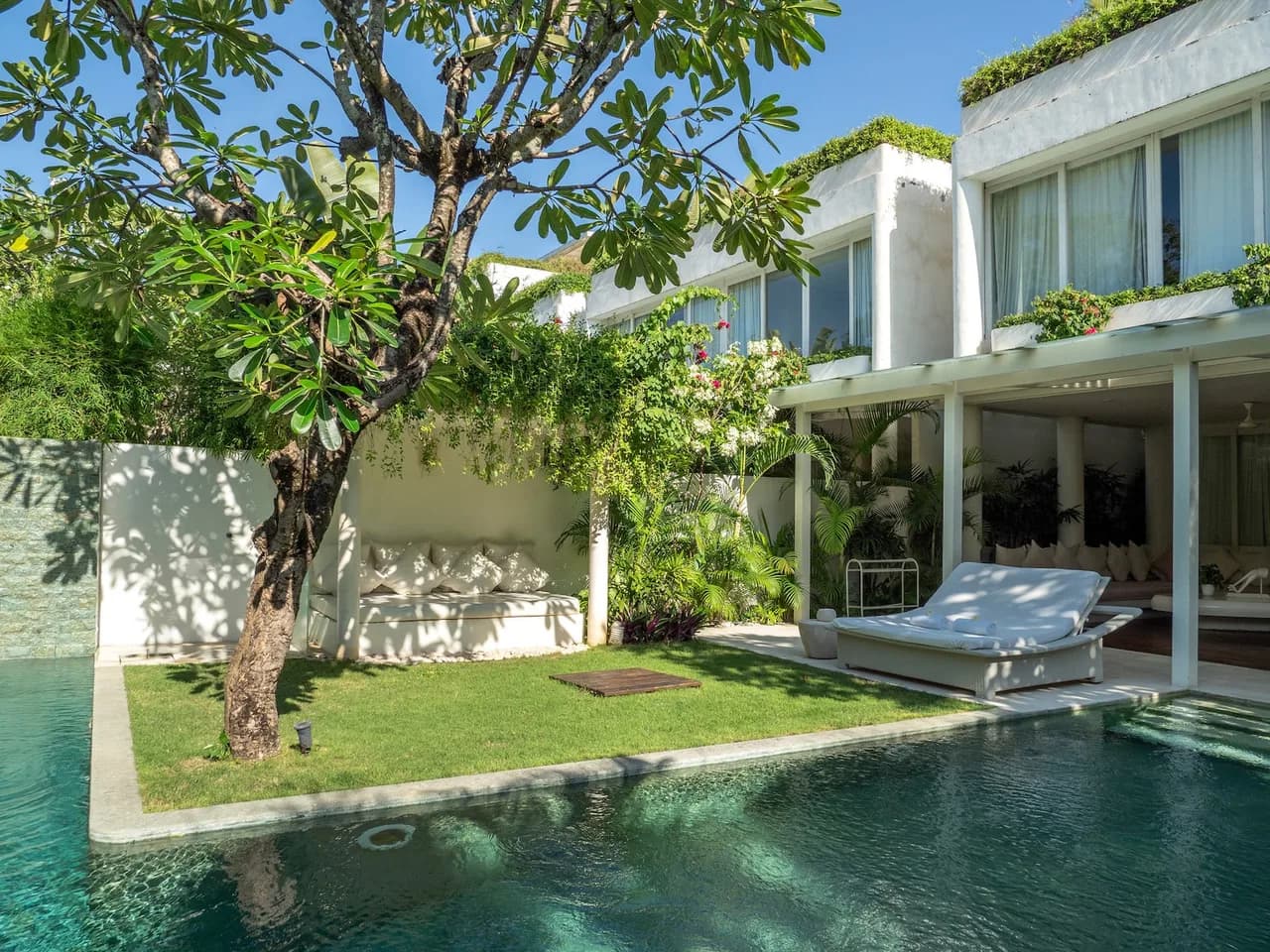 Popular villa with a fantastic location photo 2