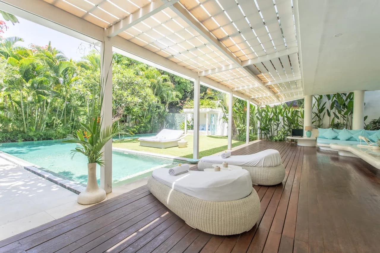 Comfortable furnished villa in a lush green landscapes photo 3