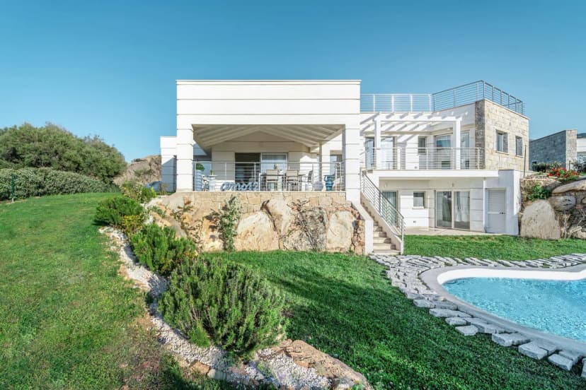 Seaview villa with a mix of modern and traditional Architecture