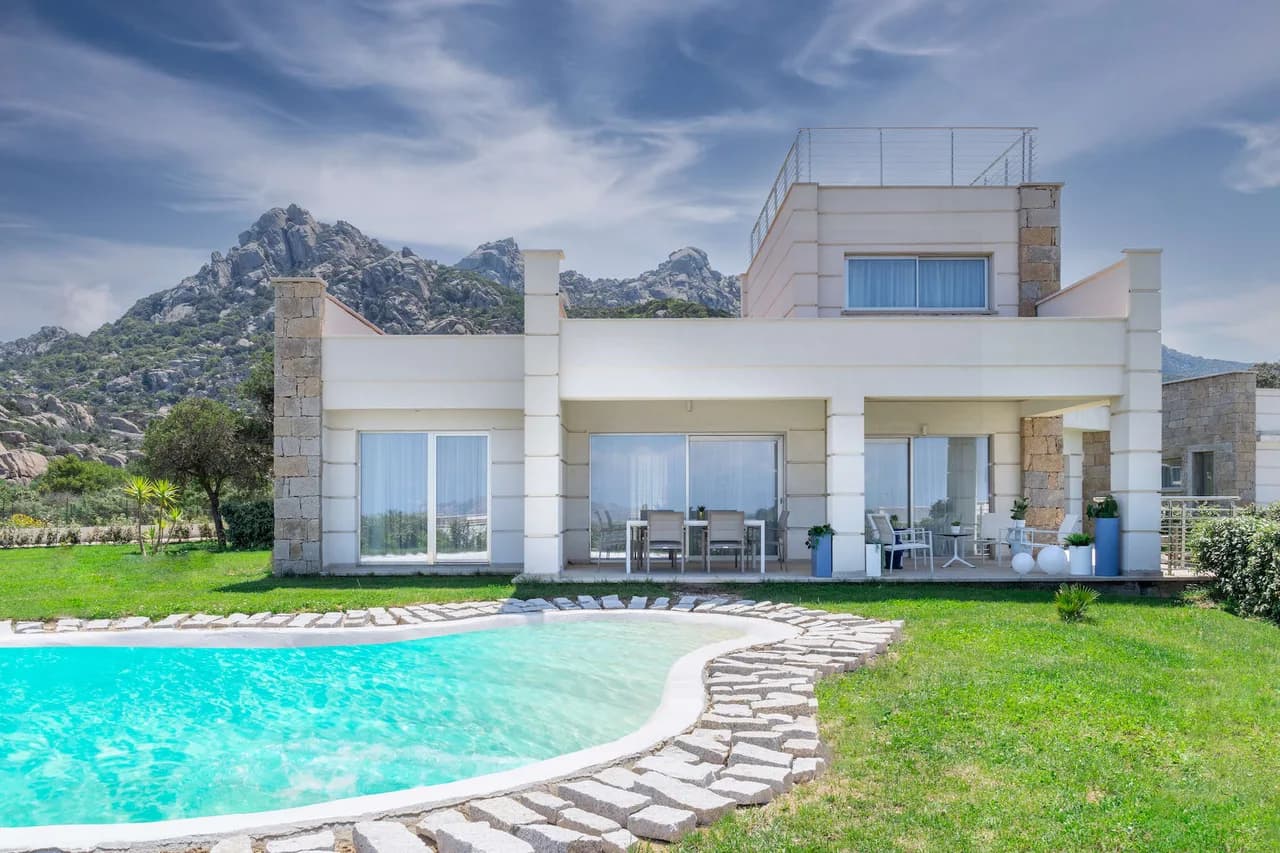 Elegantly furnished villa perfectly balanced with traditional Architecture