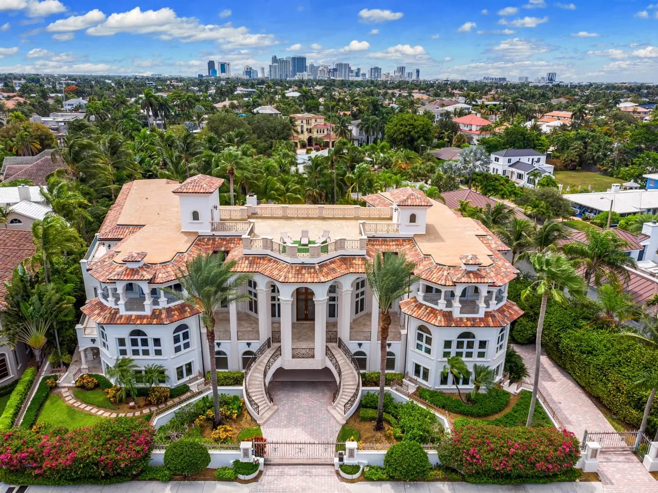 Expansive Waterfront Mansion in Fort Lauderdale photo 2