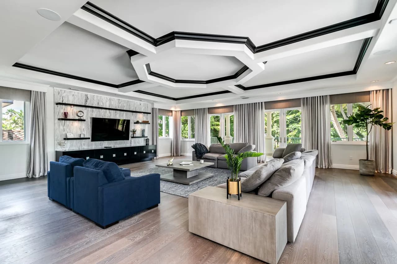 Expansive Waterfront Mansion in Fort Lauderdale photo 3