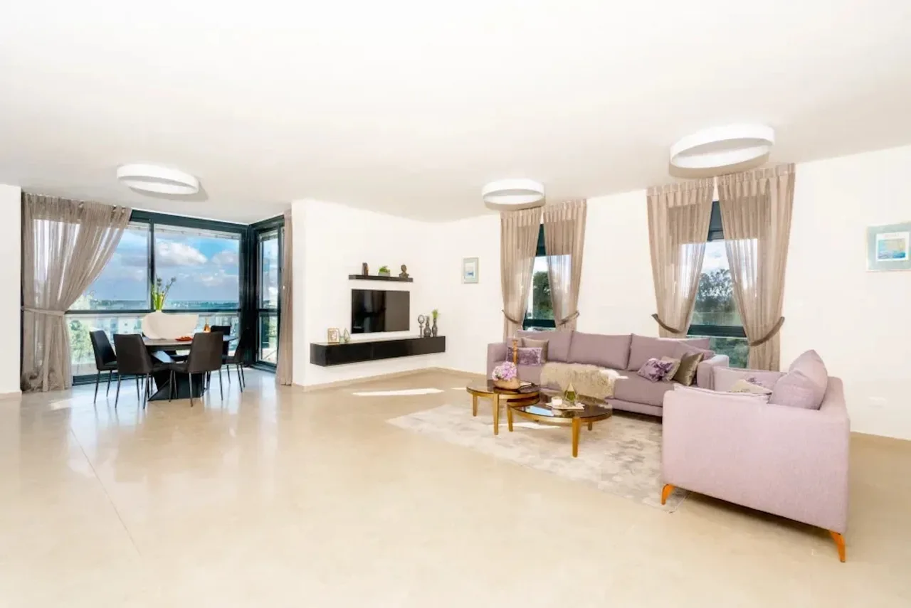 Incredible penthouse in a quiet and elegant neighborhood photo 2