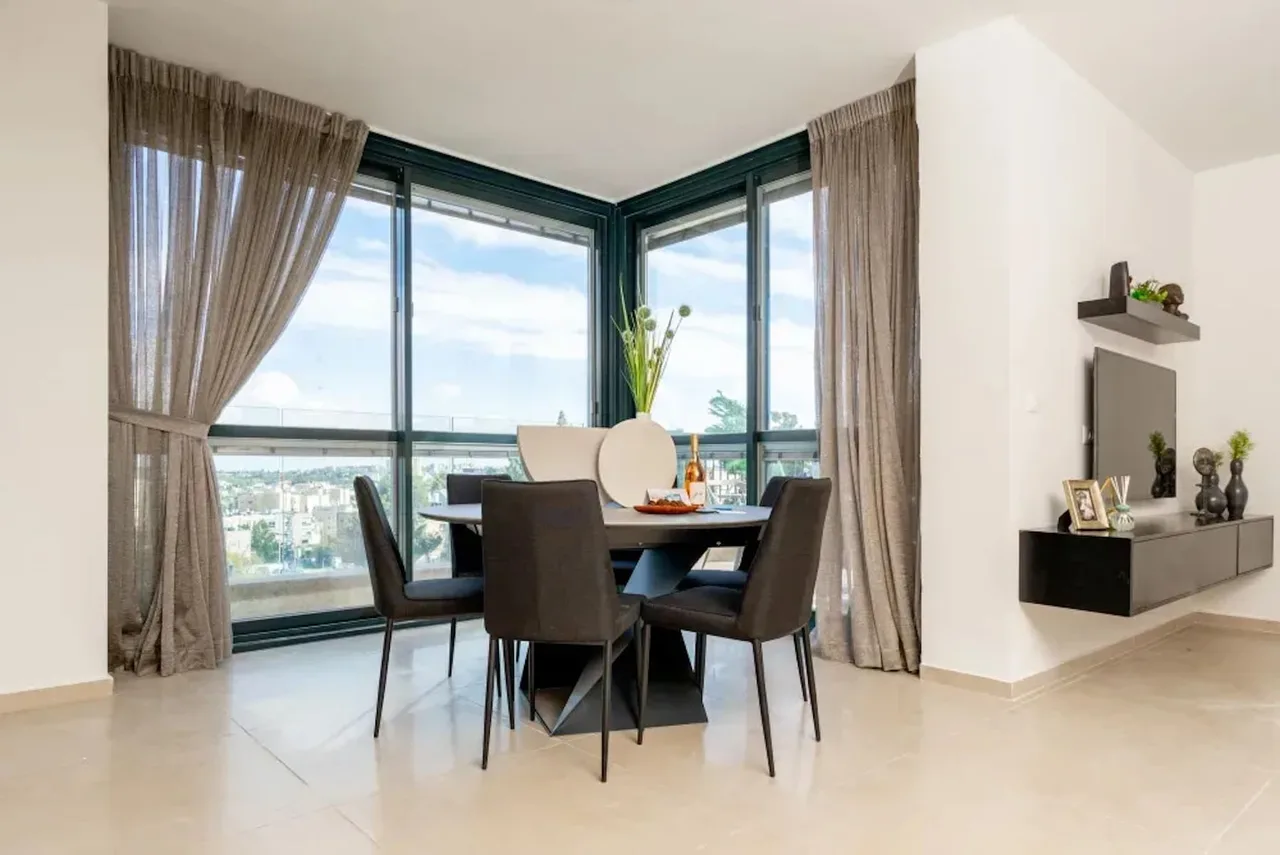 Incredible penthouse in a quiet and elegant neighborhood photo 3