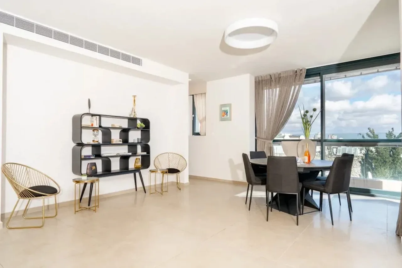Incredible penthouse in a quiet and elegant neighborhood photo 4