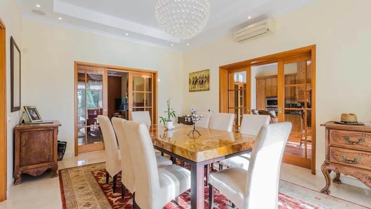 Classic villa overlooking the conservation area of the Ria Formosa photo 3