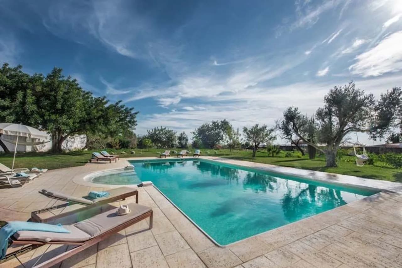 Large manor house short drive to some fabulous beaches