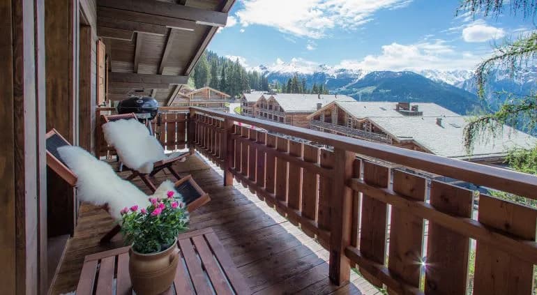 STUNNING SKI-IN SKI-OUT PENTHOUSE APARTMENT