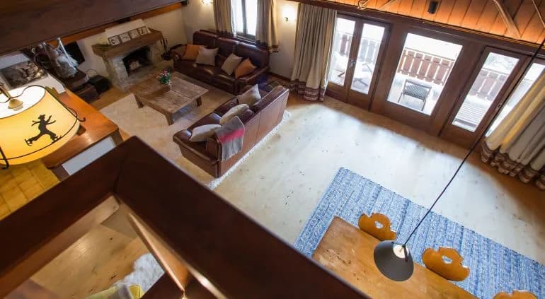 STUNNING SKI-IN SKI-OUT PENTHOUSE APARTMENT photo 4