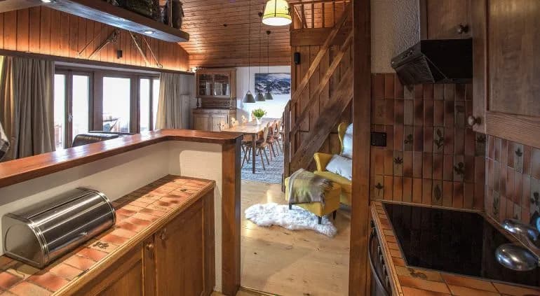 STUNNING SKI-IN SKI-OUT PENTHOUSE APARTMENT photo 5