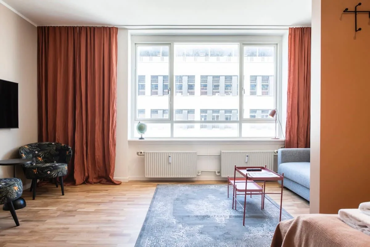 Bright, bold and modern Scandinavian apartment photo 3