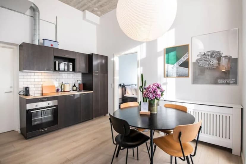 2 Br - Great Flat In Good Location