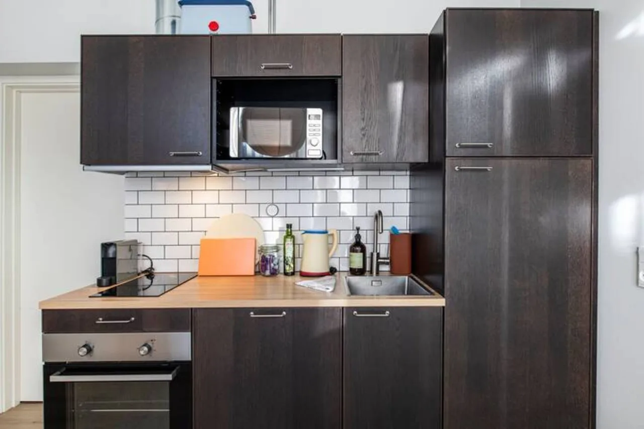 2 Br - Great Flat In Good Location photo 3