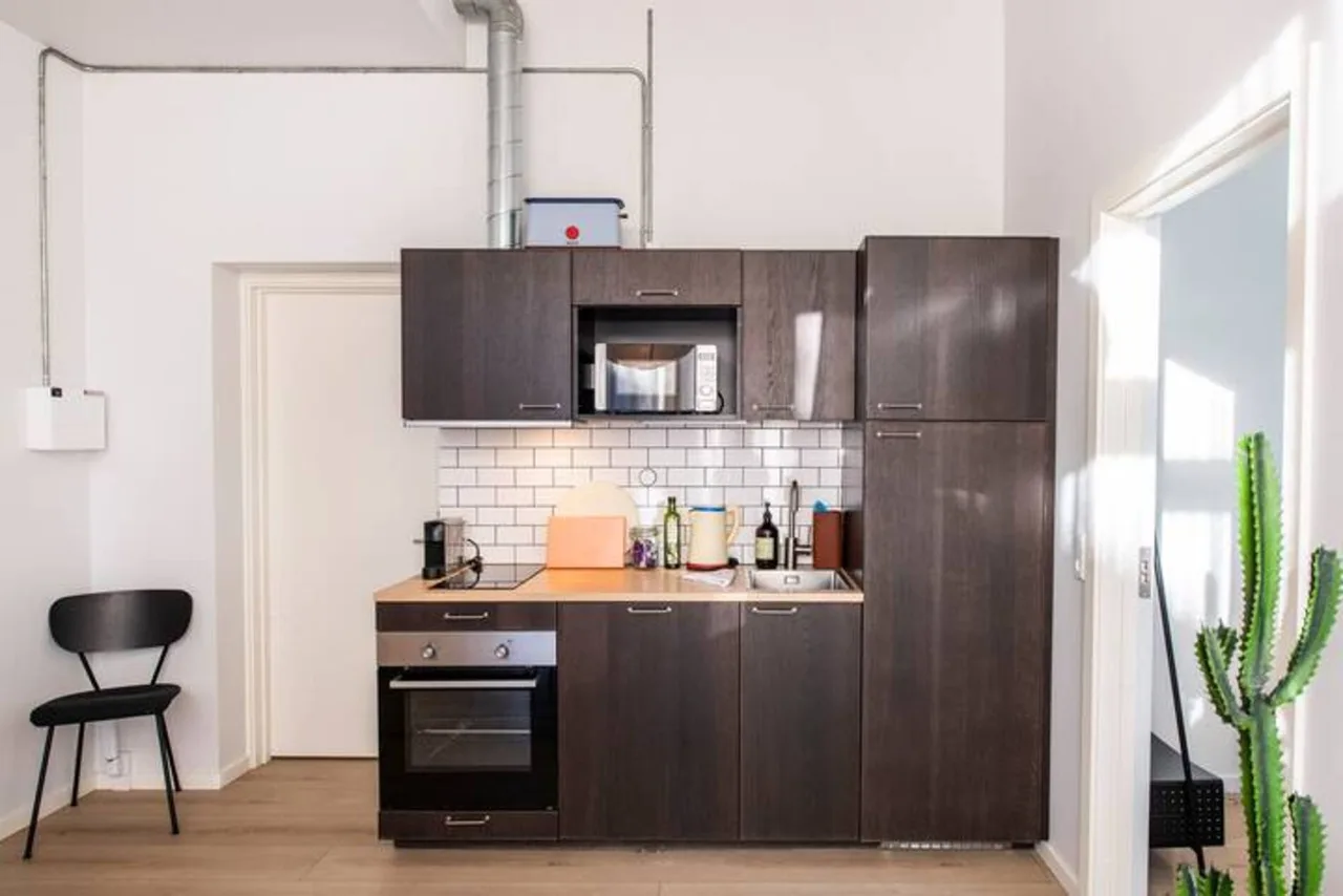 2 Br - Great Flat In Good Location photo 4