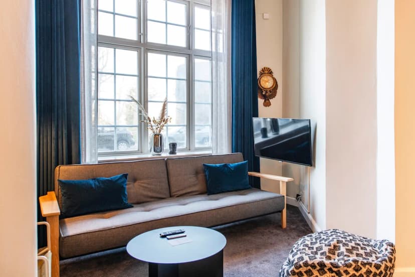 Fantastic, Modernly Designed Flat
