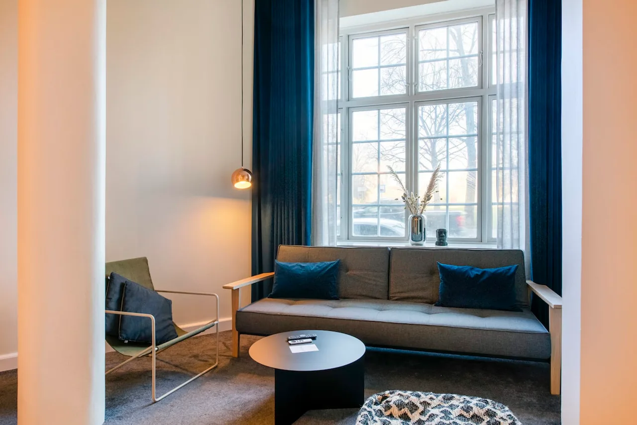 Fantastic, Modernly Designed Flat photo 2