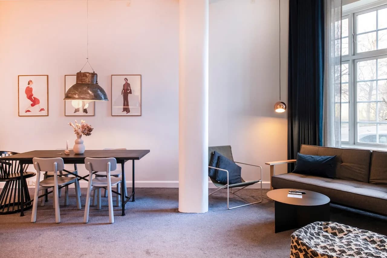 Fantastic, Modernly Designed Flat photo 3