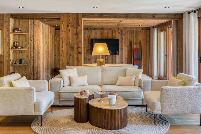 Sophisticated And Ingenious Style Luxury Apartment