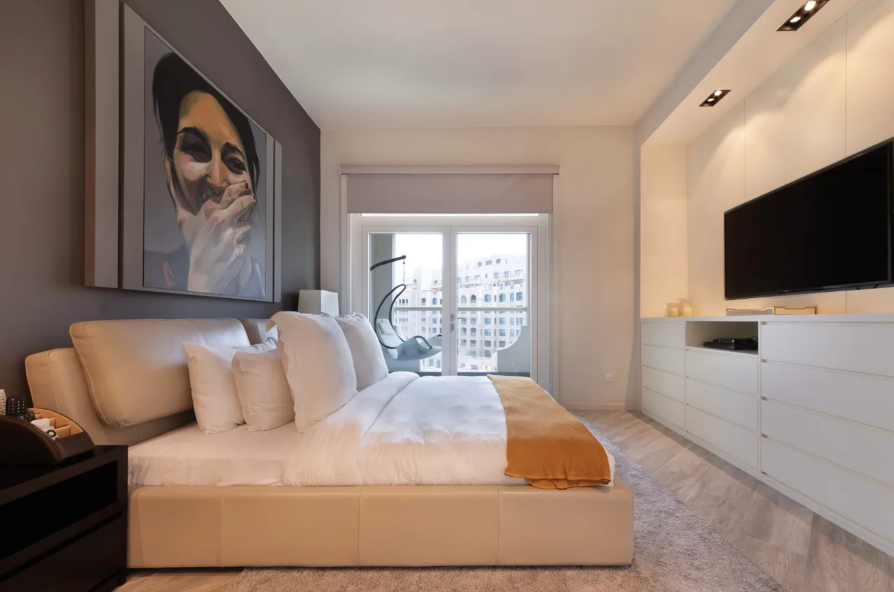 Luxury Apartment with Beach Club Access photo 3
