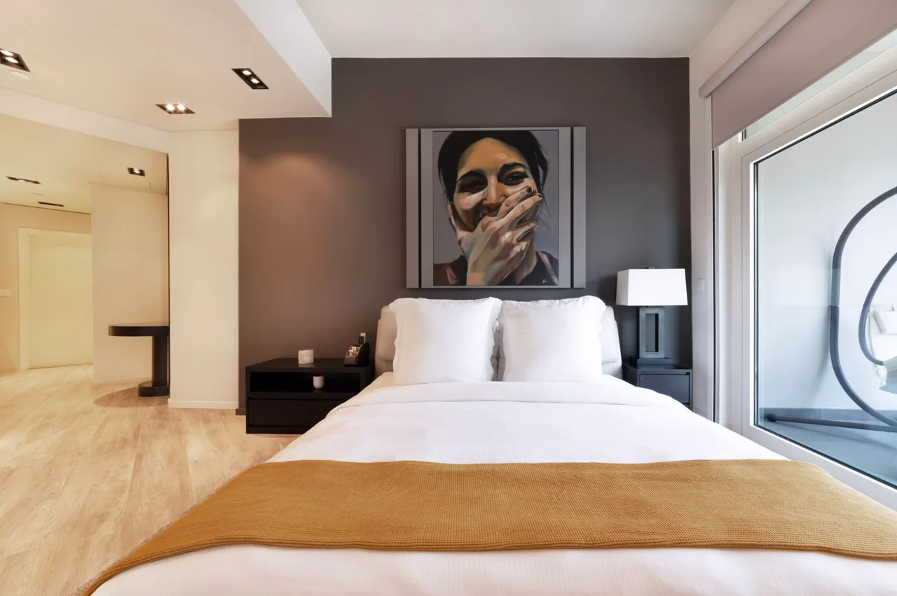 Luxury Apartment with Beach Club Access photo 4