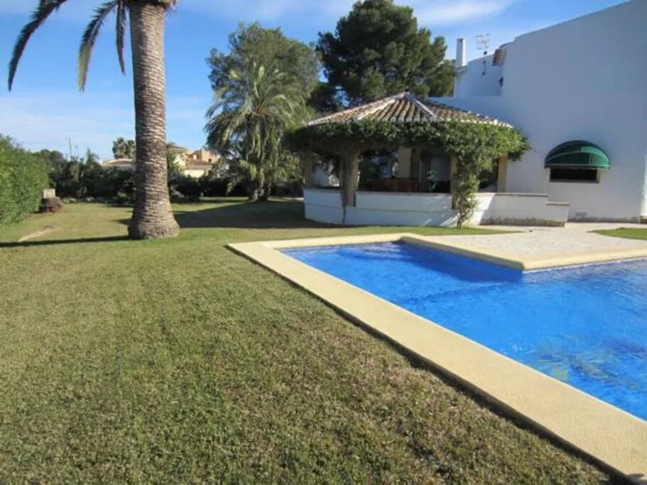 Modern Villa with Air Conditioning in Denia photo 4