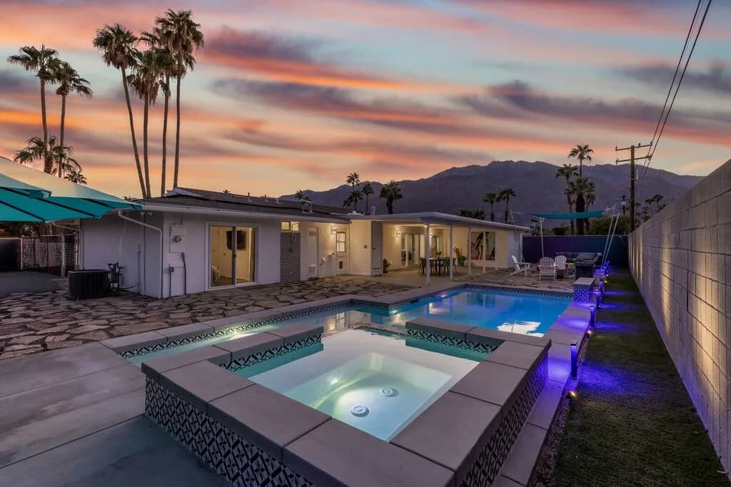 Mid-Century House with Pool in Palm Springs