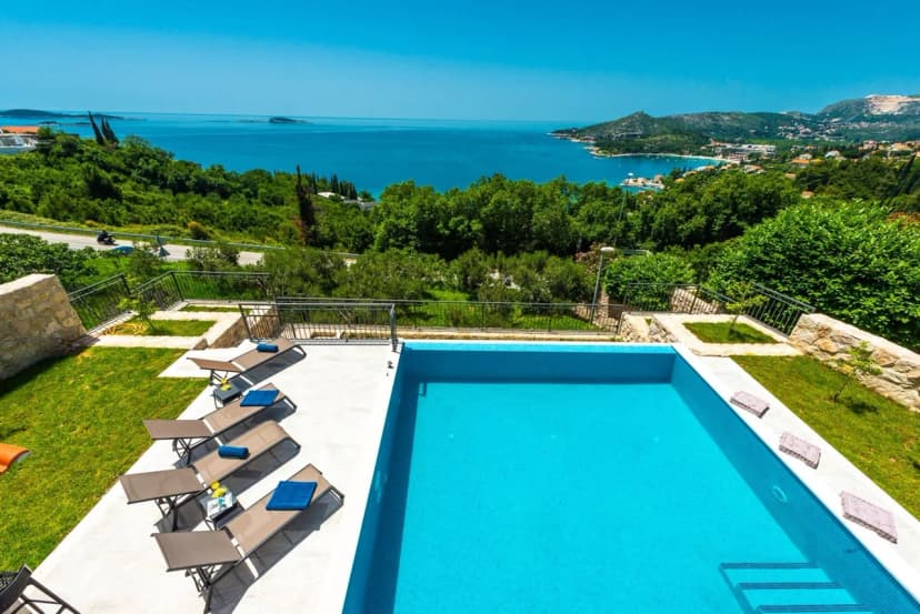 Contemporary Furnished Villa with Seaview