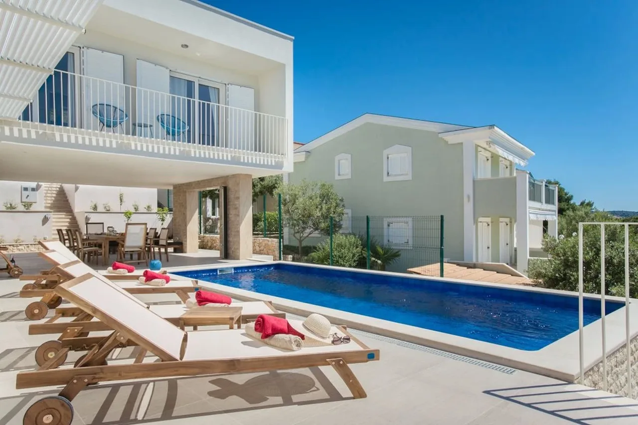 Modern Cascading Villa by the Sea