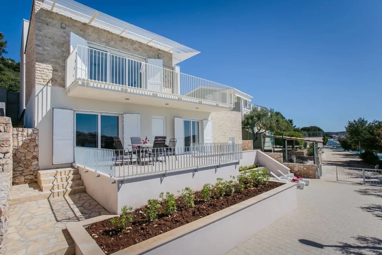 Modern Cascading Villa by the Sea photo 4