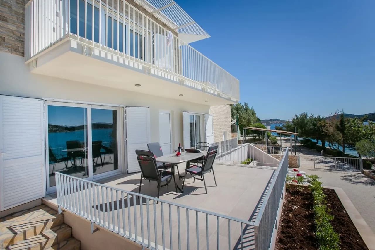 Modern Cascading Villa by the Sea photo 5