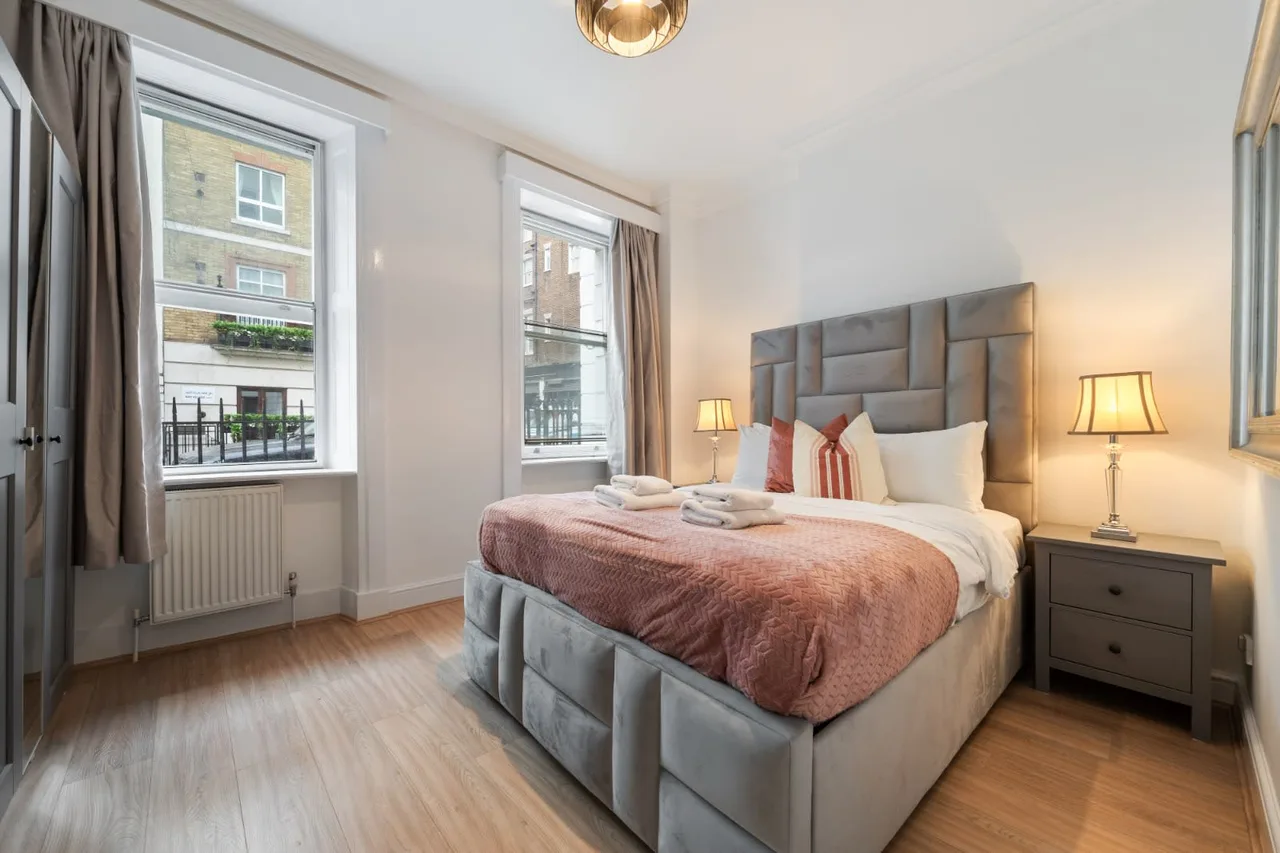 Chic Urban Apartment in Mayfair London