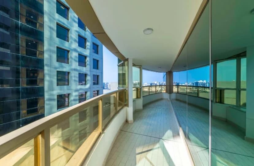 Elegant Apartment With Superior Views