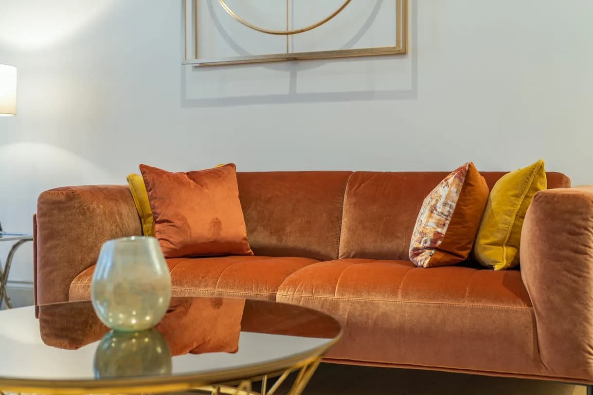 Elegant Four-Bedroom Apartment in London photo 4