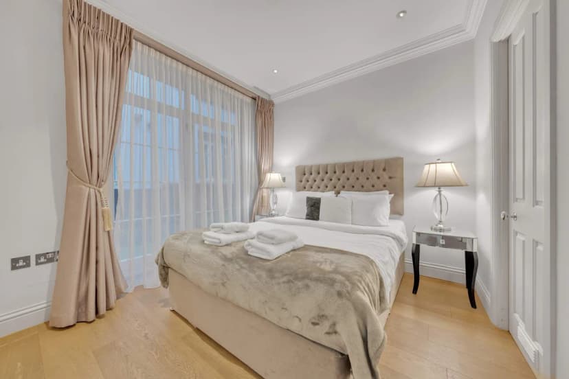 Chic Mews Apartment in Central London