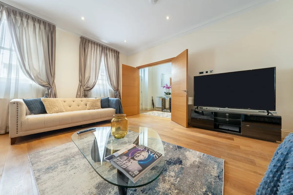 Luxurious Town House in Mayfair photo 2