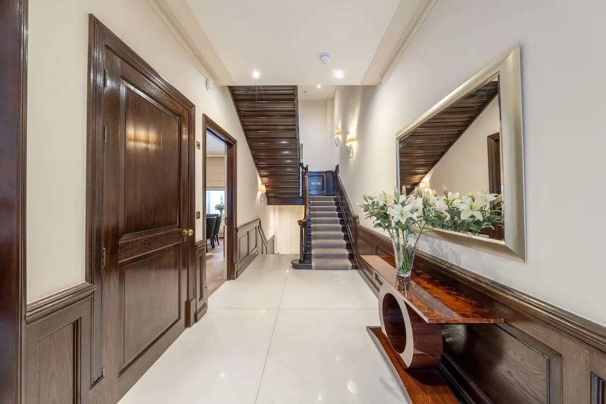 Elegant Private Villa in London photo 4