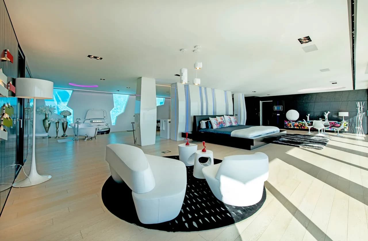 Lavish Ibiza-Styled Villa in Barcelona photo 5